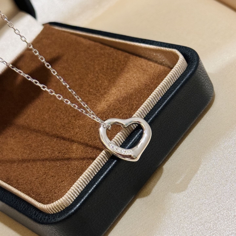 T*f*ny necklaces